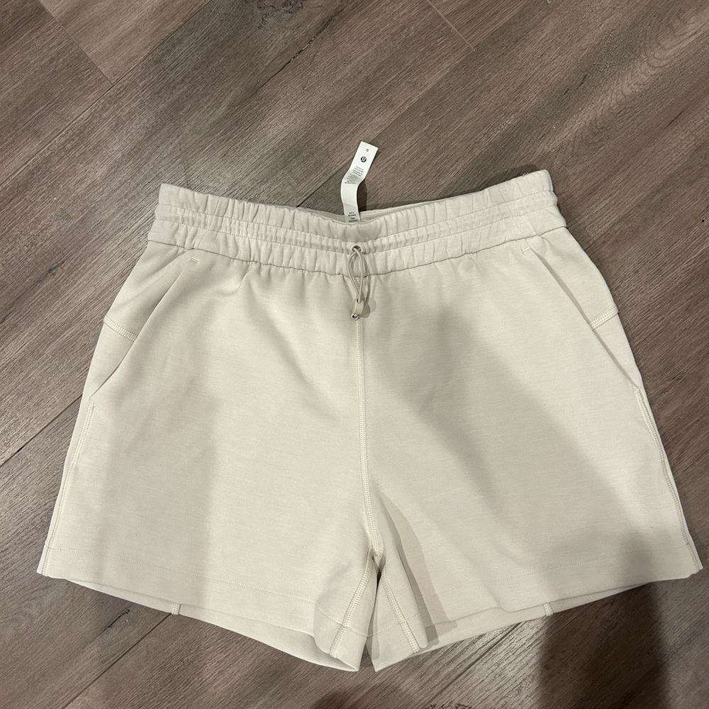 Lululemon Women's Softstreme High-Rise 4" Shorts